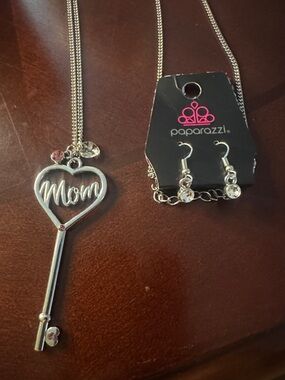 Paparazzi Silver Mom Key Pendant Necklace and Crystal Drop Earrings NWOT